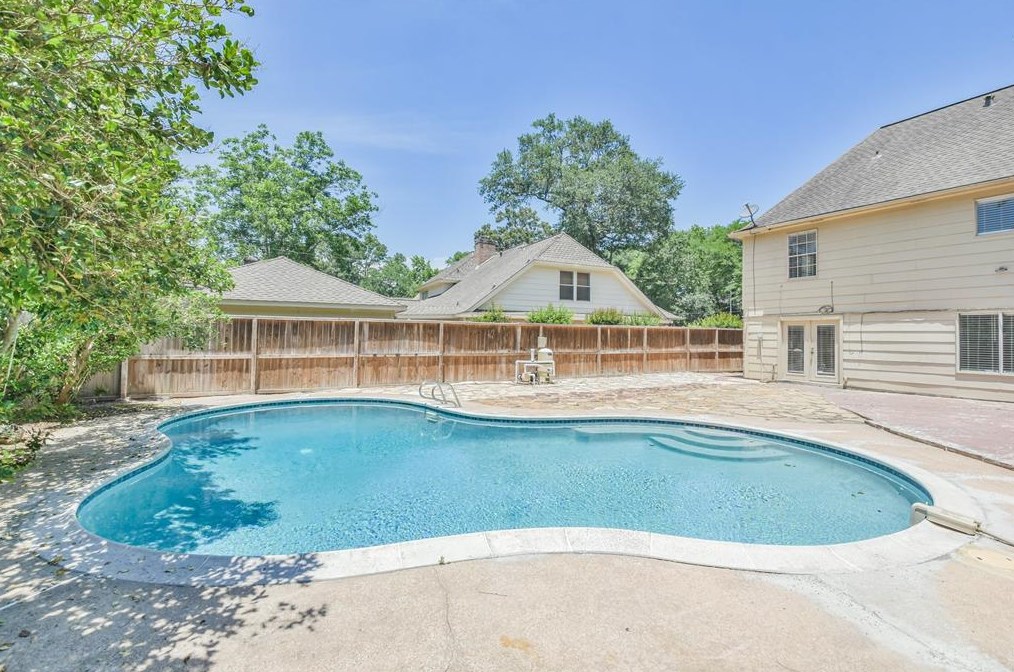 17519 Sugar Pne Dr, Houston TX 77090-2053 exterior