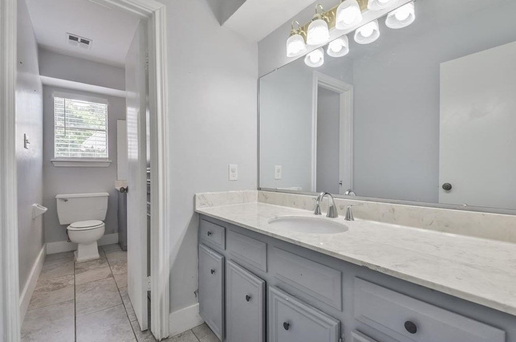 17519 Sugar Pne Dr, Houston TX 77090-2053 exterior