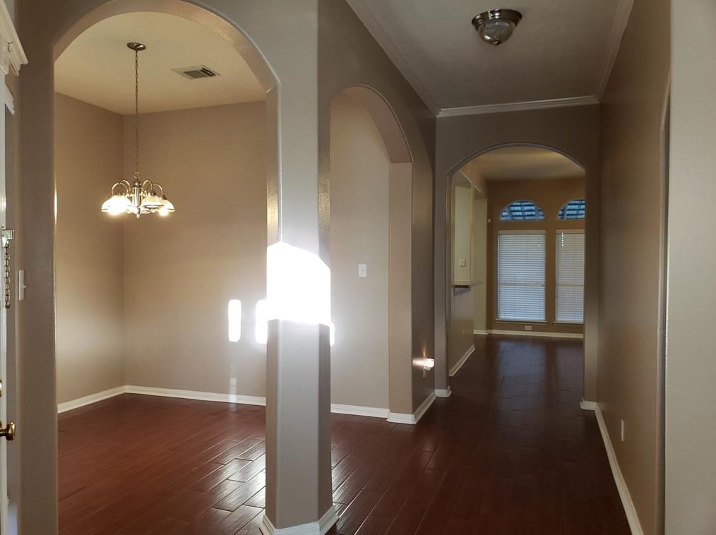 614 Oak Briar Dr, Kemah, TX 77565