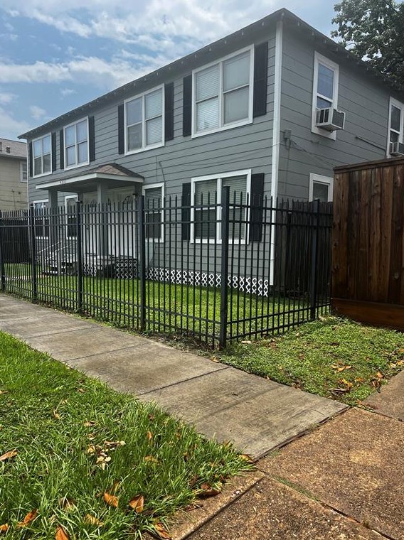 4210 Ennis St #3, Houston, TX 77004