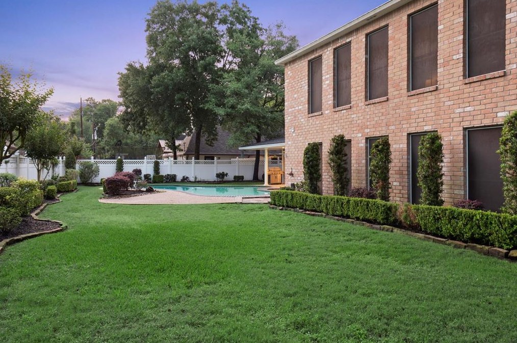 16107 Parish Hall Dr, Spring TX 77379-6631 exterior