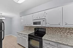 5237 Arboles Dr, Houston, TX 77035 - Photo 6