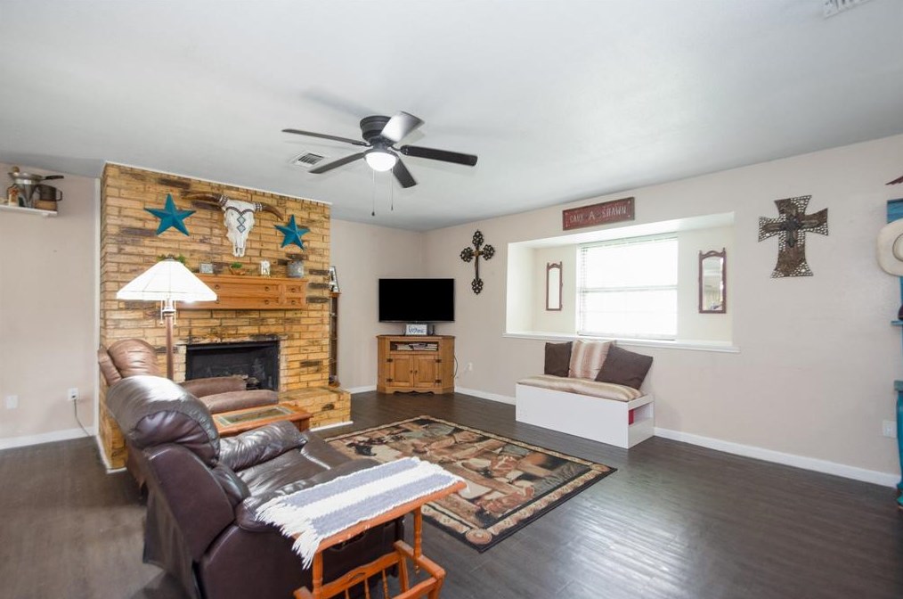 219 Briarcreek St, Richwood, TX 77531-2201