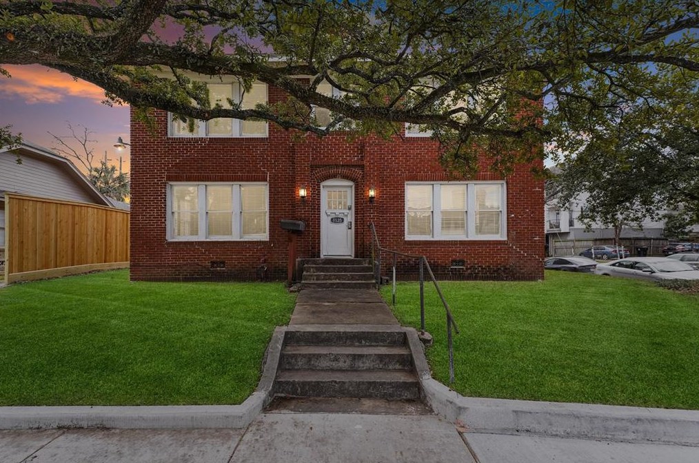 1135 W Gray #4, Houston, TX 77019