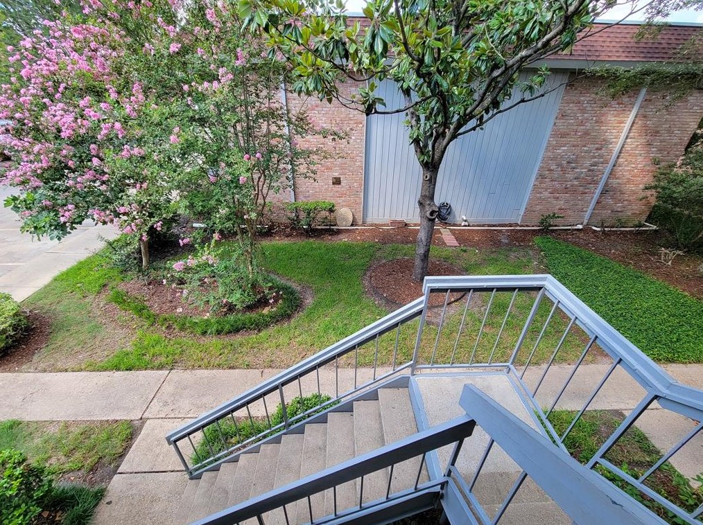 2350 Bering Dr #82, Houston, TX 77057