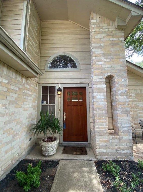8634 Pine Falls Dr, Houston, TX 77095