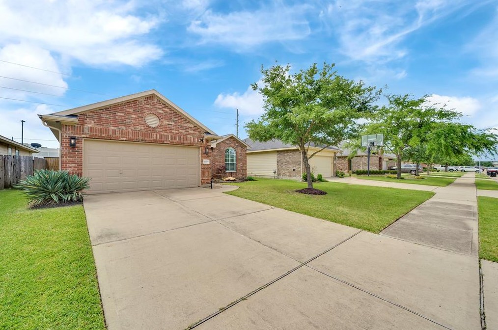 21731 Sierra Long Dr, Richmond, TX 77407
