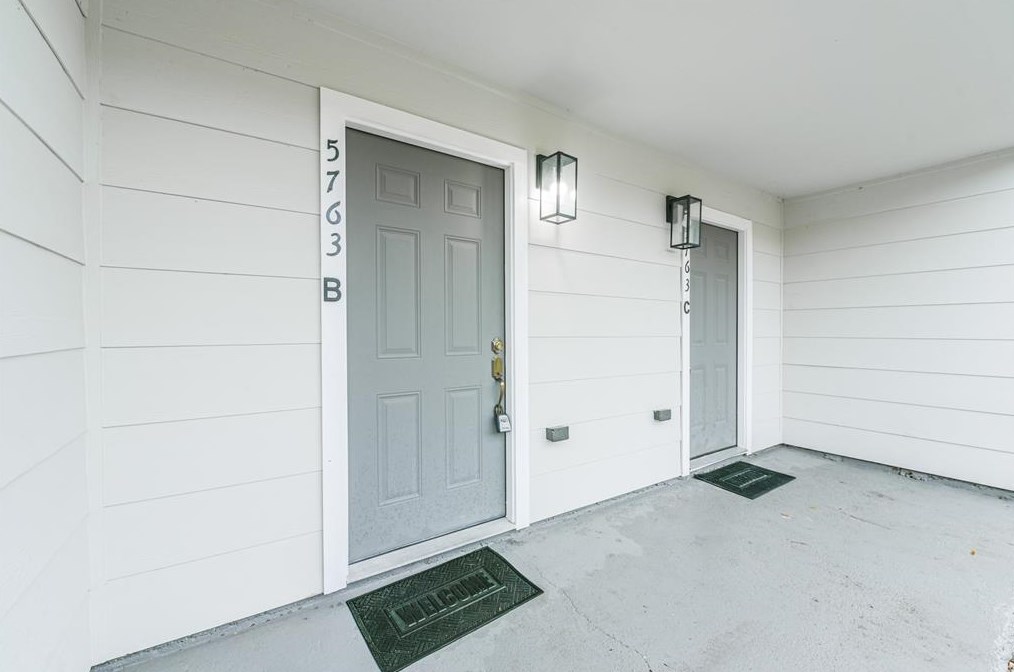 5763 Easthampton Dr, Houston TX  77039-5046 exterior