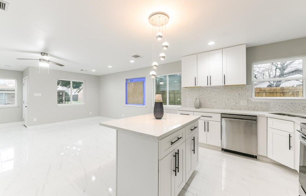 5763 Easthampton Dr, Houston TX  77039-5046 exterior