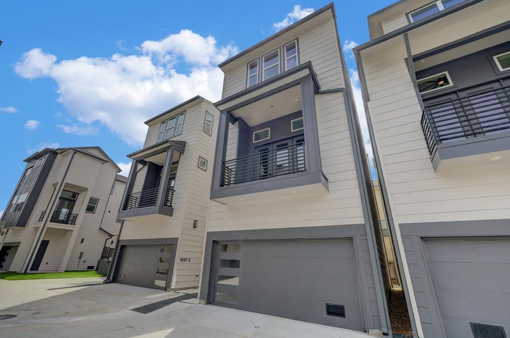 1537 W 24th St #b, Houston, TX 77008