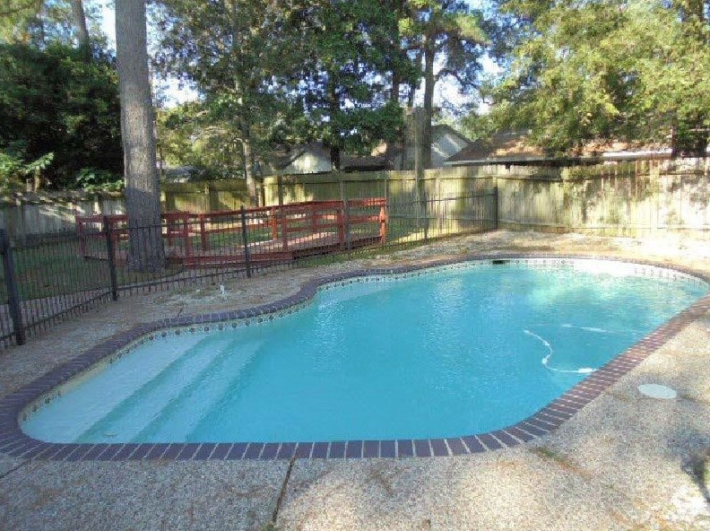 9710 John Bank Dr, Spring, TX 77379-3886