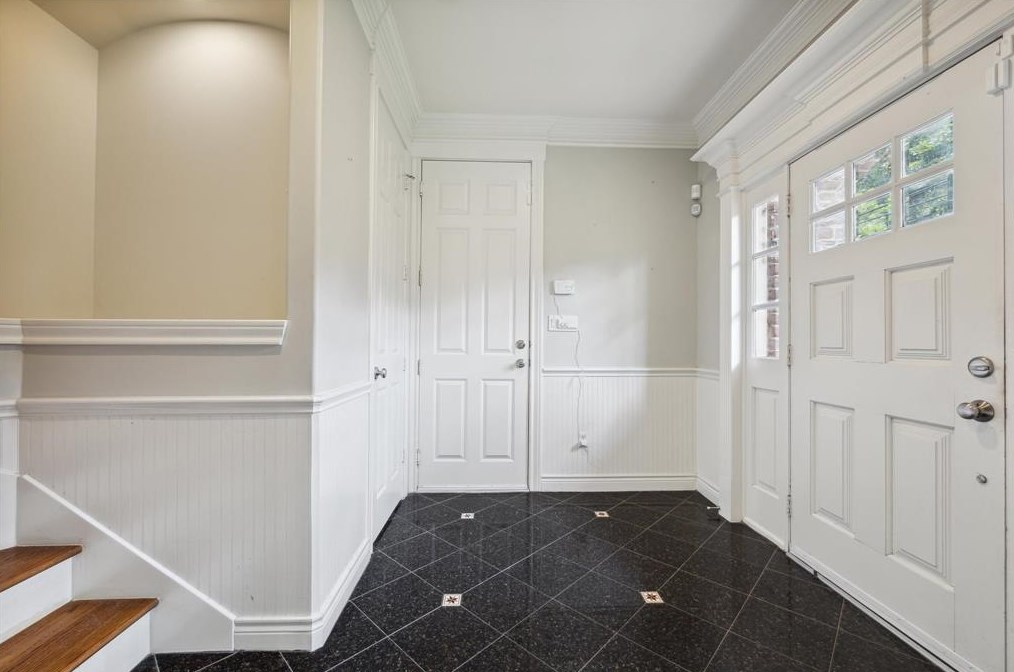 2943 Brompton Square Dr, Houston, TX 77025-1551