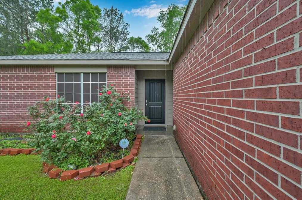 16376 Sun View Ln, Conroe, TX 77302