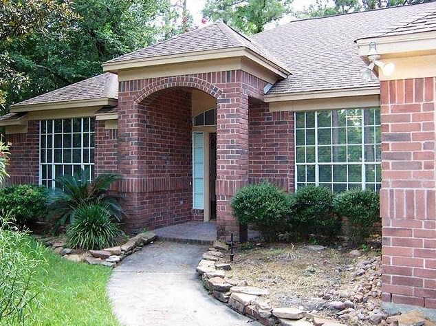 35 Barn Lantern Pl, Spring TX  77382-1152 exterior