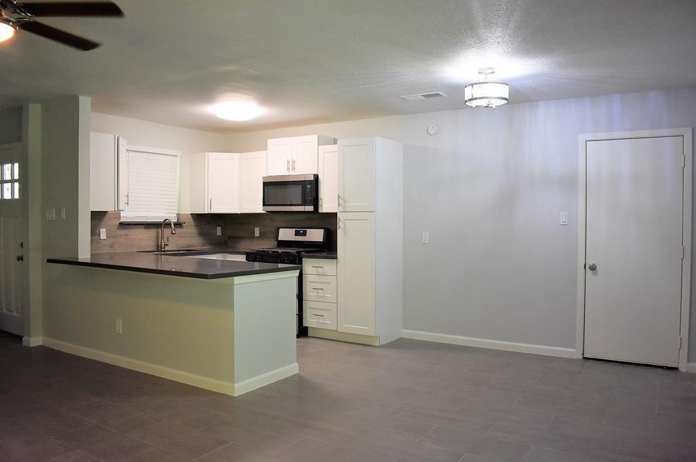 8822 Meadowview Dr, Houston TX  77037-2334 exterior