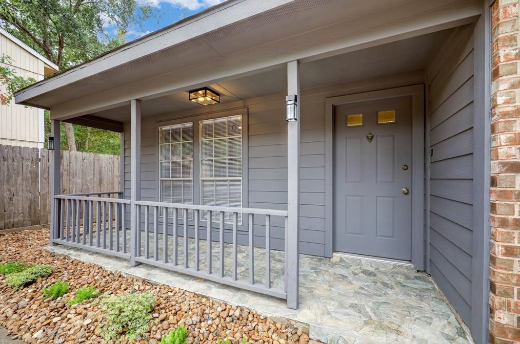 34 N High Oaks Cir, Spring, TX 77380