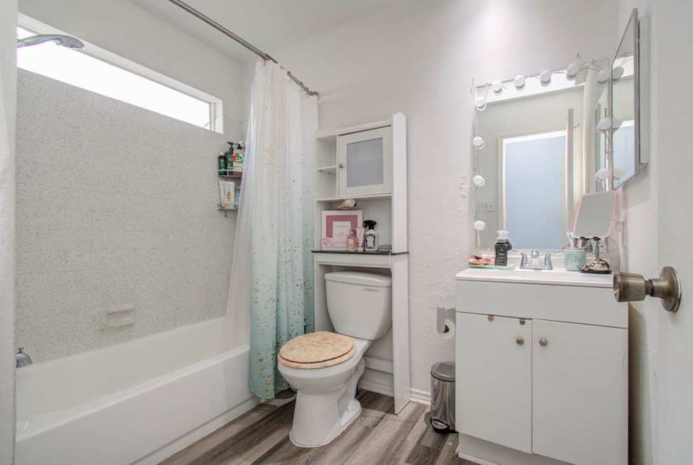 12321 Corona Ln, Houston TX 77072-3330 exterior