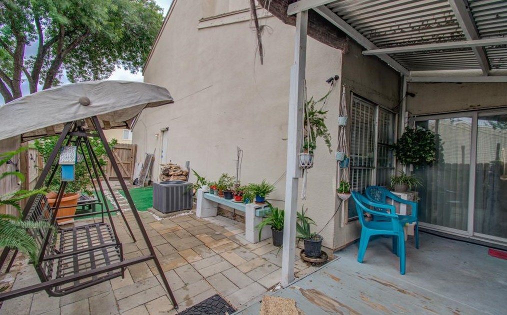 12321 Corona Ln, Houston TX 77072-3330 exterior