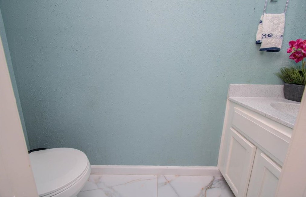 12321 Corona Ln, Houston TX 77072-3330 exterior