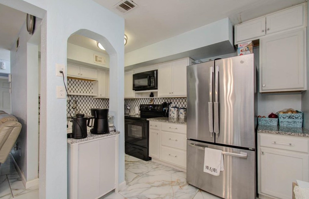 12321 Corona Ln, Houston TX 77072-3330 exterior