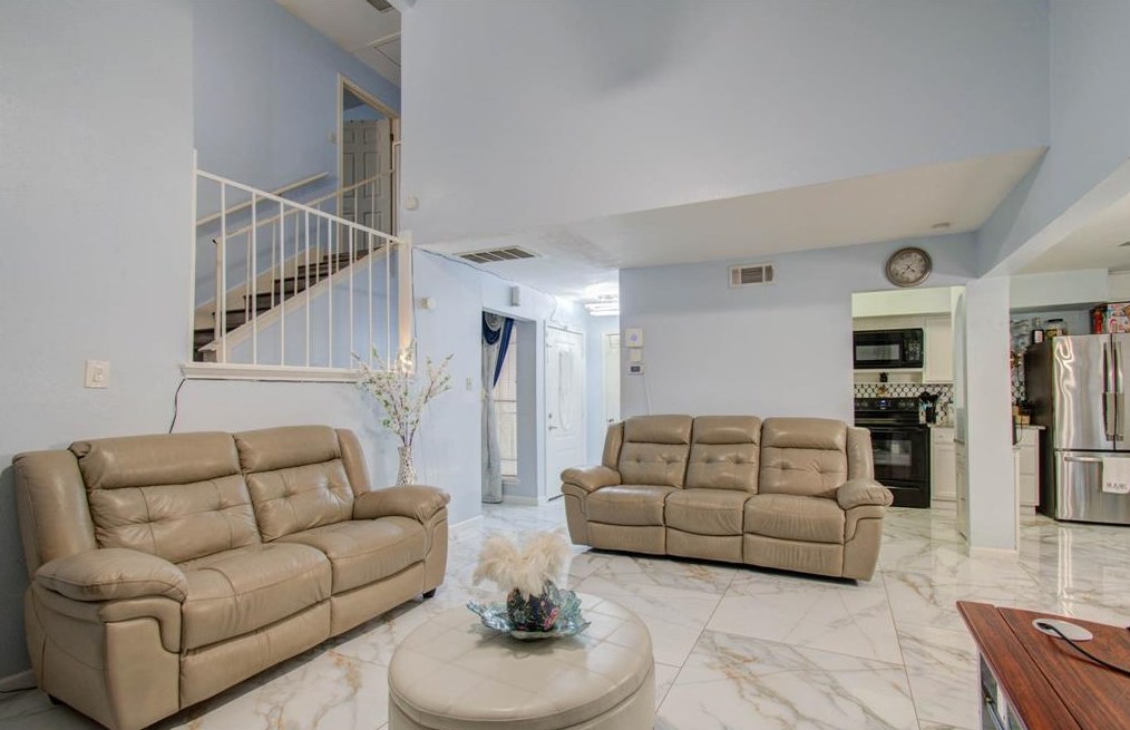 12321 Corona Ln, Houston TX 77072-3330 exterior