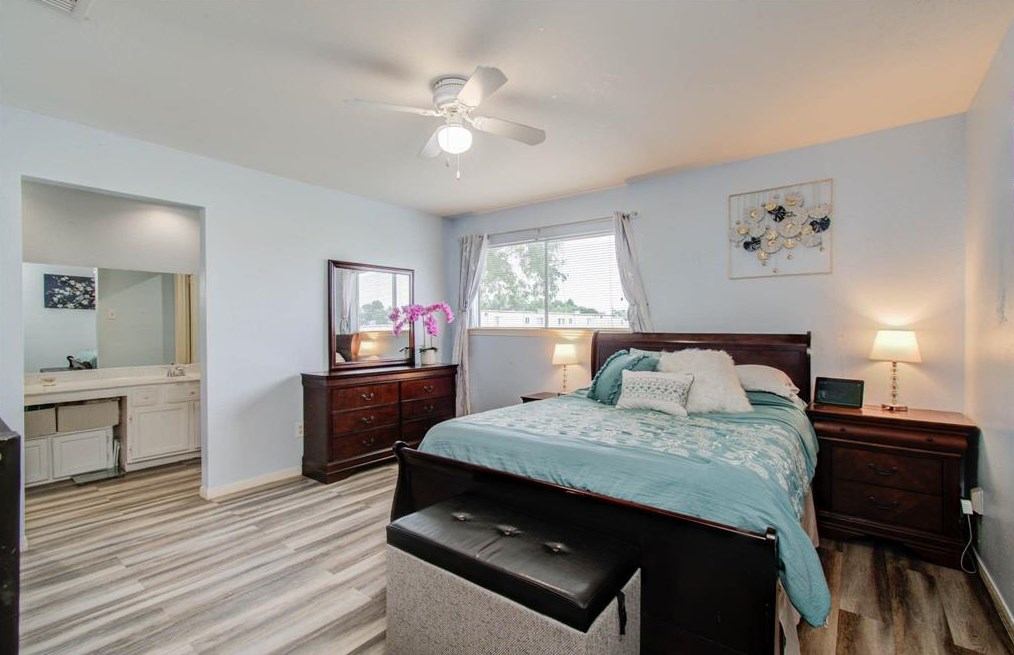 12321 Corona Ln, Houston TX 77072-3330 exterior