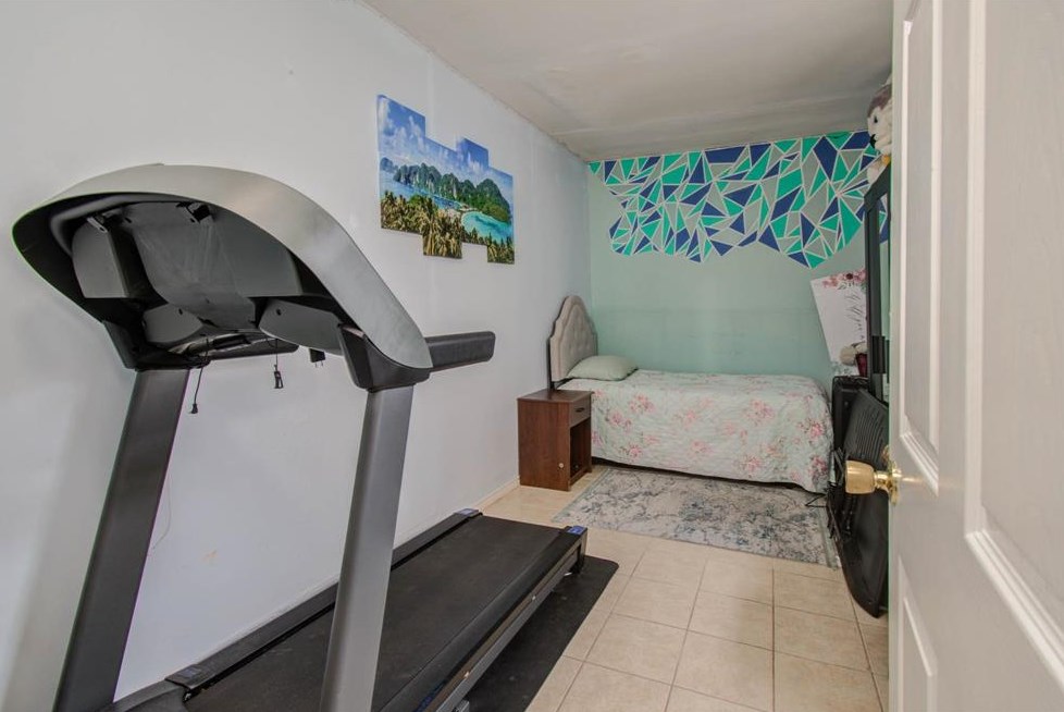 12321 Corona Ln, Houston TX 77072-3330 exterior