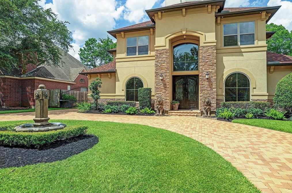 16118 Salmon Ln, Spring, TX 77379-6889
