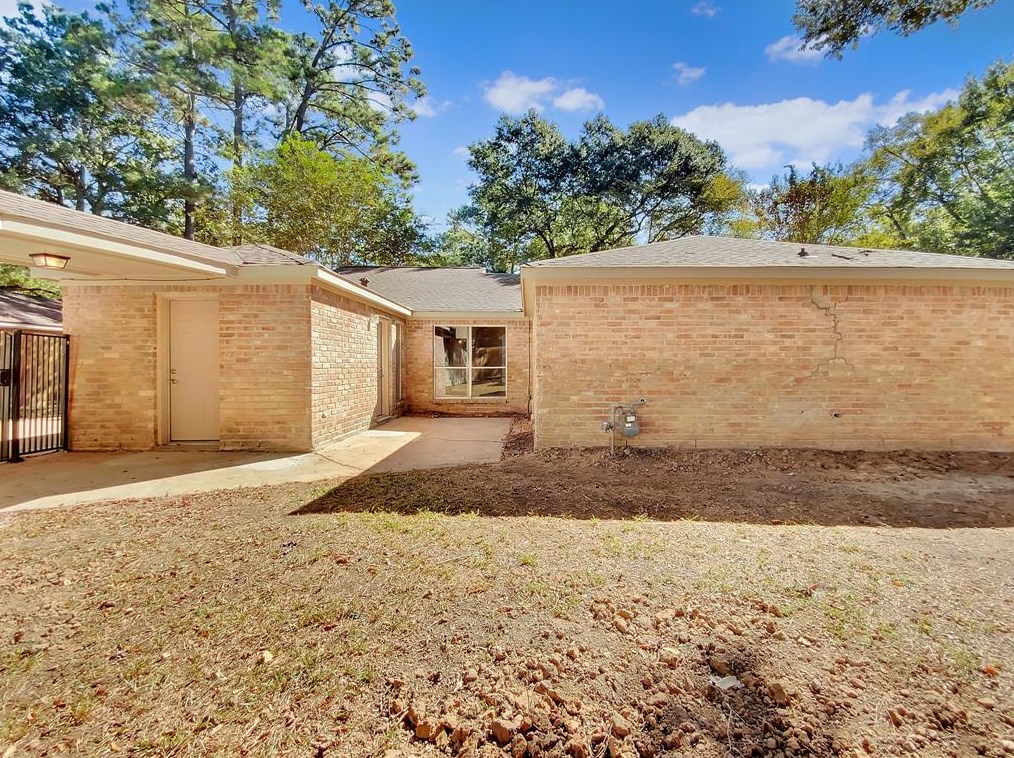 15111 Stillcreek Dr, Houston TX  77070-1254 exterior