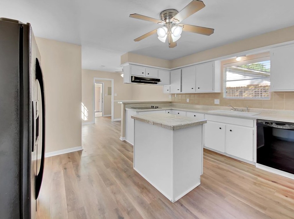 15111 Stillcreek Dr, Houston TX  77070-1254 exterior