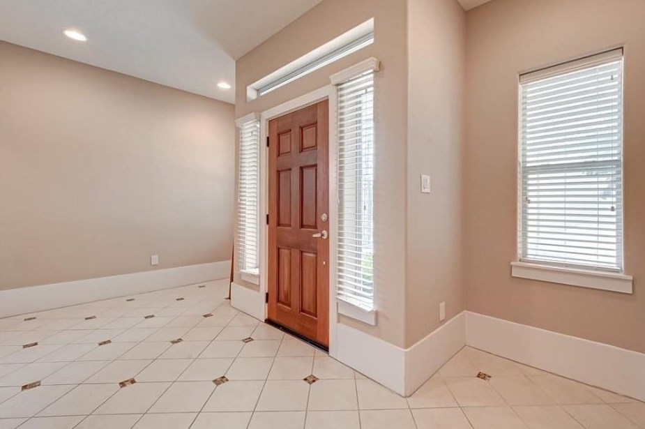 1215 Wentworth St, Houston TX  77004-5636 exterior