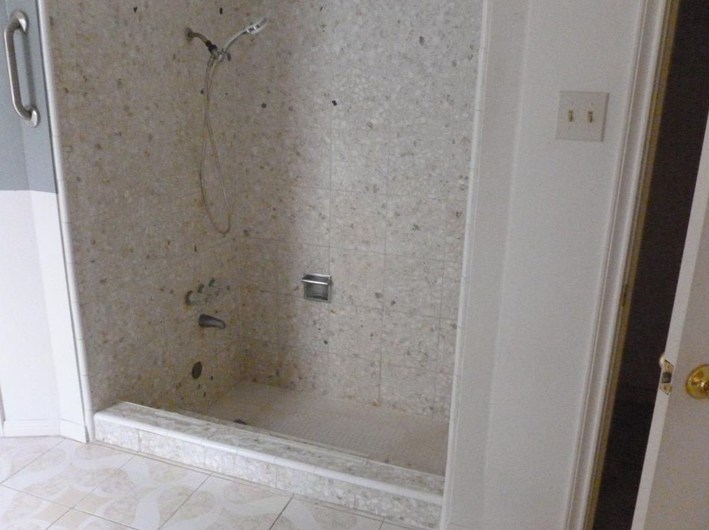 7830 Oakington Dr, Houston TX  77071-2020 exterior