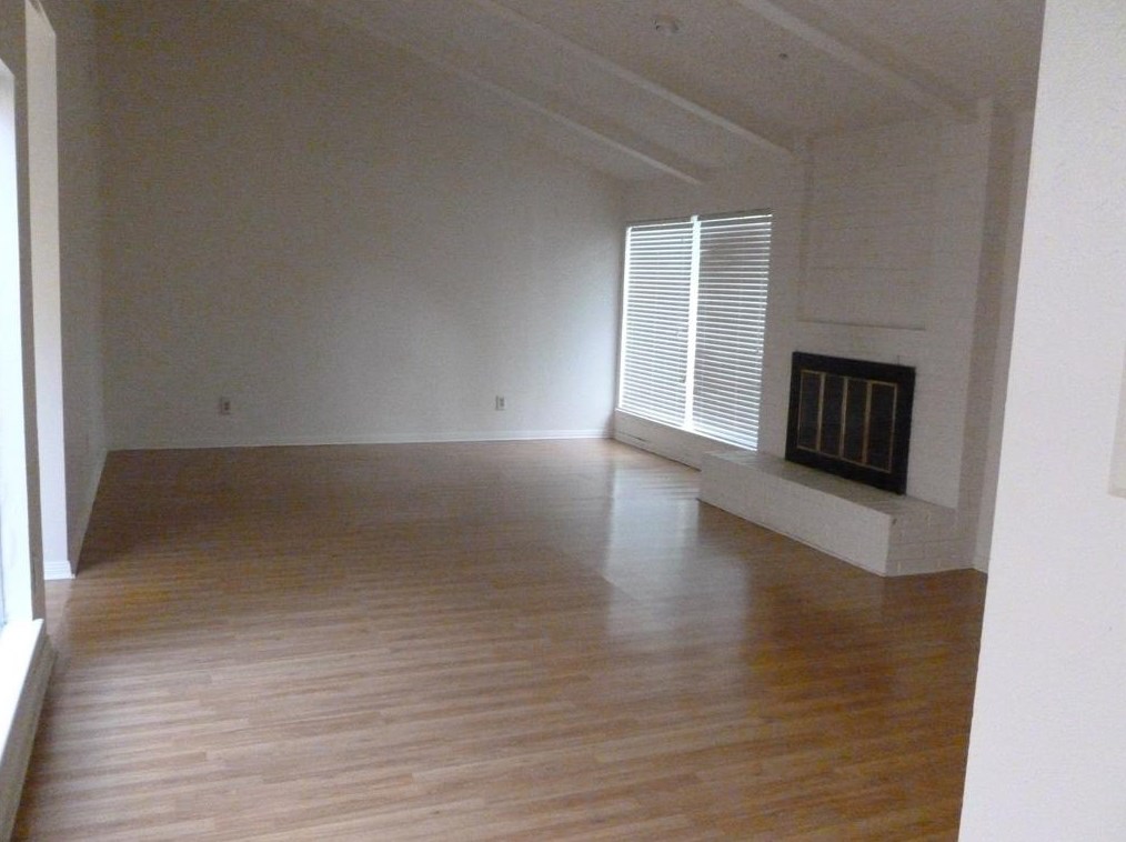 7830 Oakington Dr, Houston, TX 77071-2119