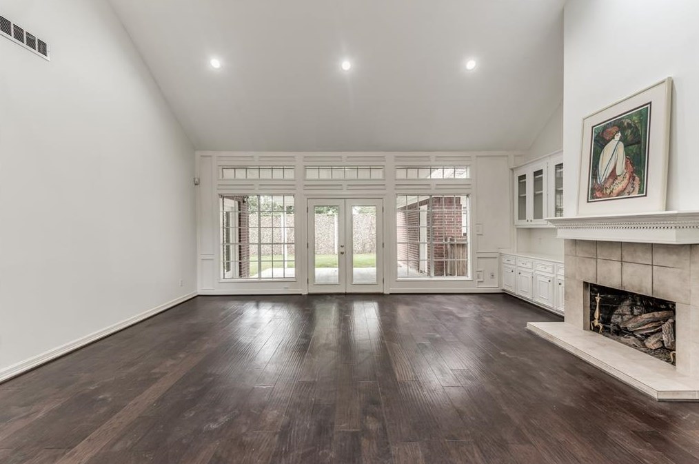 402 Lakeside Blvd, Sugar Land TX 77478-3961 exterior