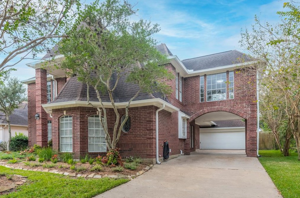 402 Lakeside Blvd, Sugar Land TX 77478-3961 exterior