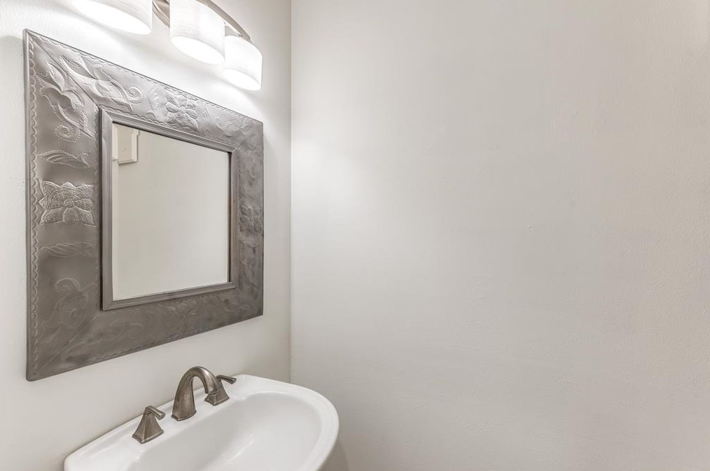 402 Lakeside Blvd, Sugar Land TX 77478-3961 exterior