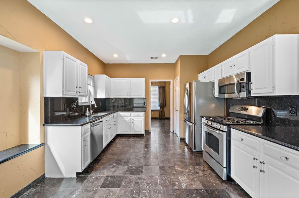 10723 Brookshire Ln, Houston, TX 77041
