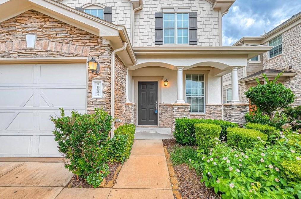 16044 Limestone Lake Dr, Tomball, TX 77377