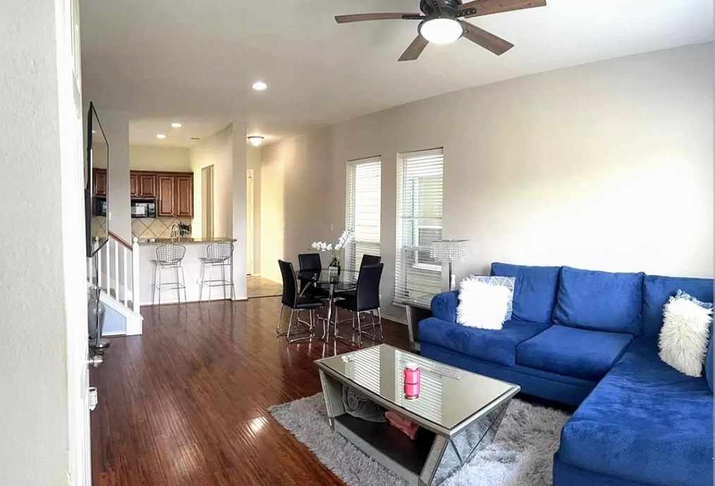 7010 Plum Creek Terrace Ln, Houston, TX 77087