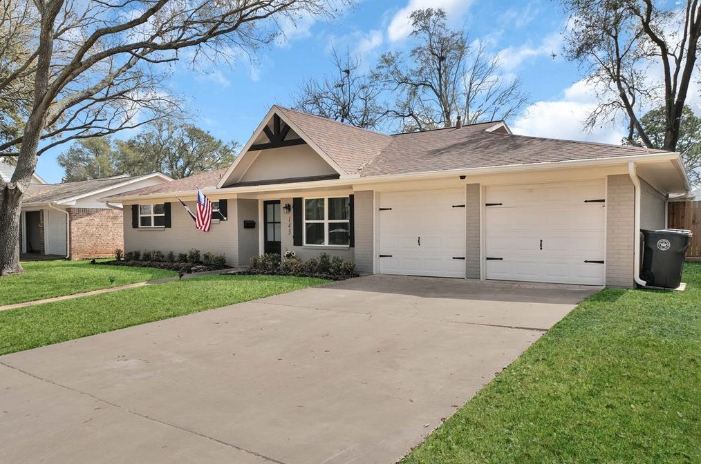 143 Bluebonnet St, Sugar Land, TX 77478