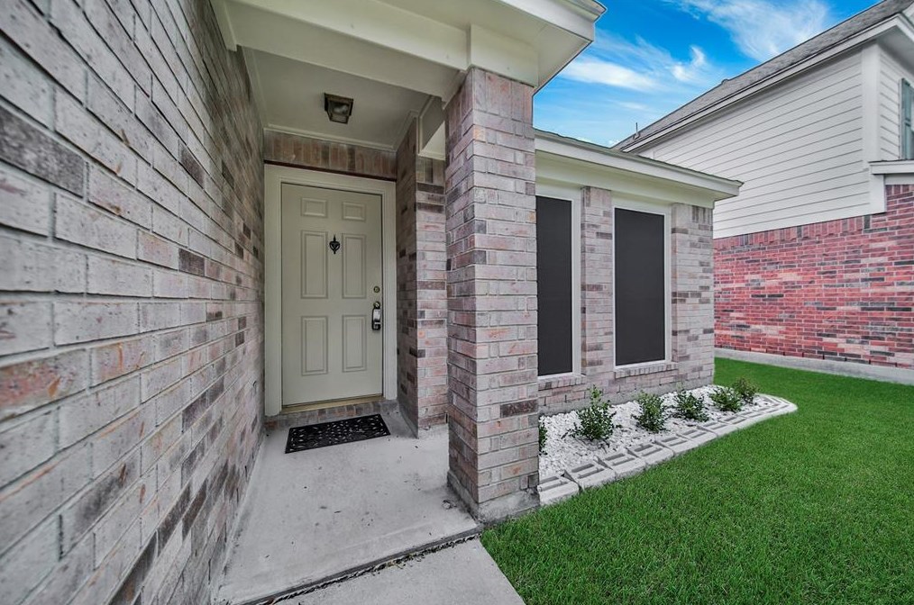 22052 Knights Cove Dr, Humble, TX 77339