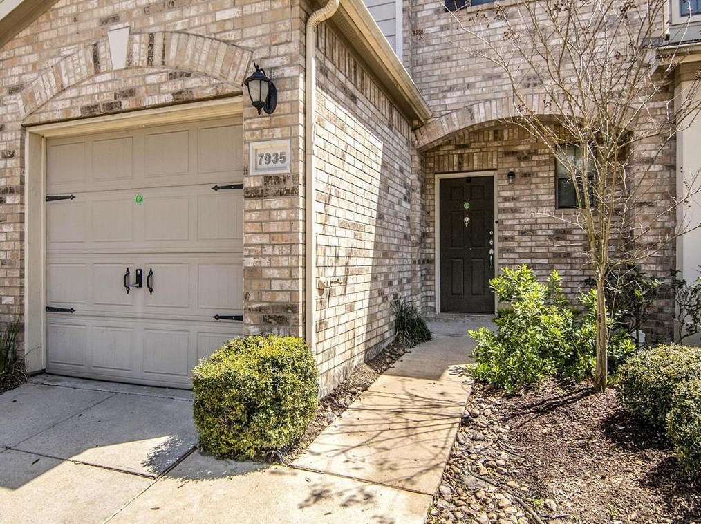 7935 Montague Manor Ln, Houston, TX 77072-0123