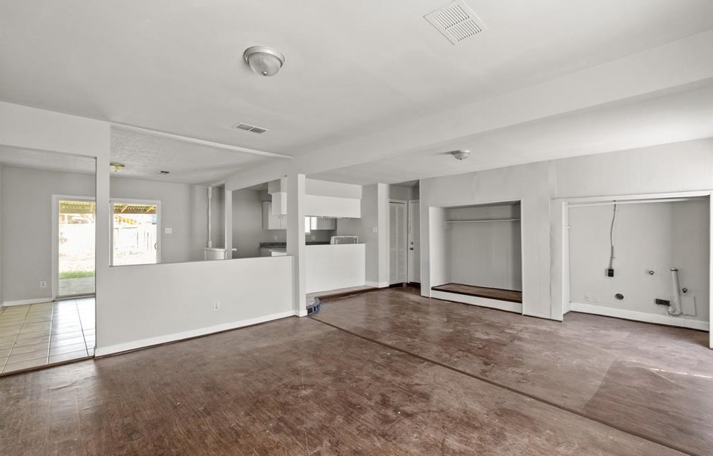 207 Goodson Dr, Houston, TX 77060