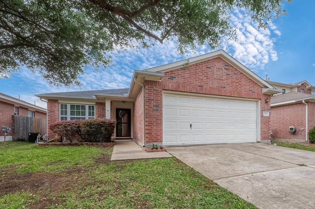 9722 Fieldbloom Ln, Sugar Land, TX 77498