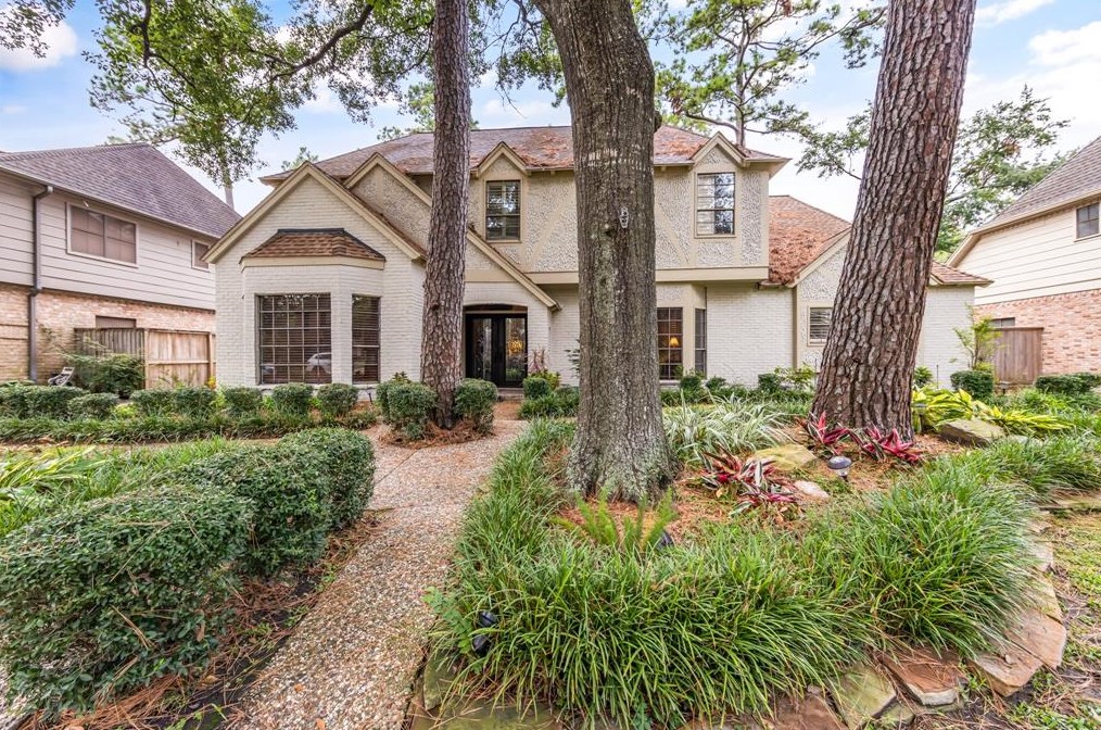 5214 Fountainbridge Ln, Houston, TX 77069-1900