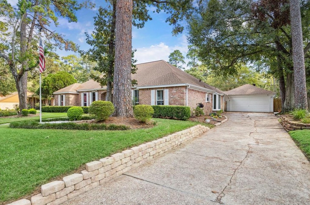 2218 7 Oaks Dr, Humble, TX 77339