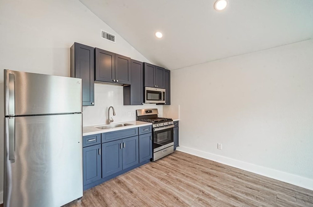 4049 Lucille St, Houston TX  77026-5704 exterior