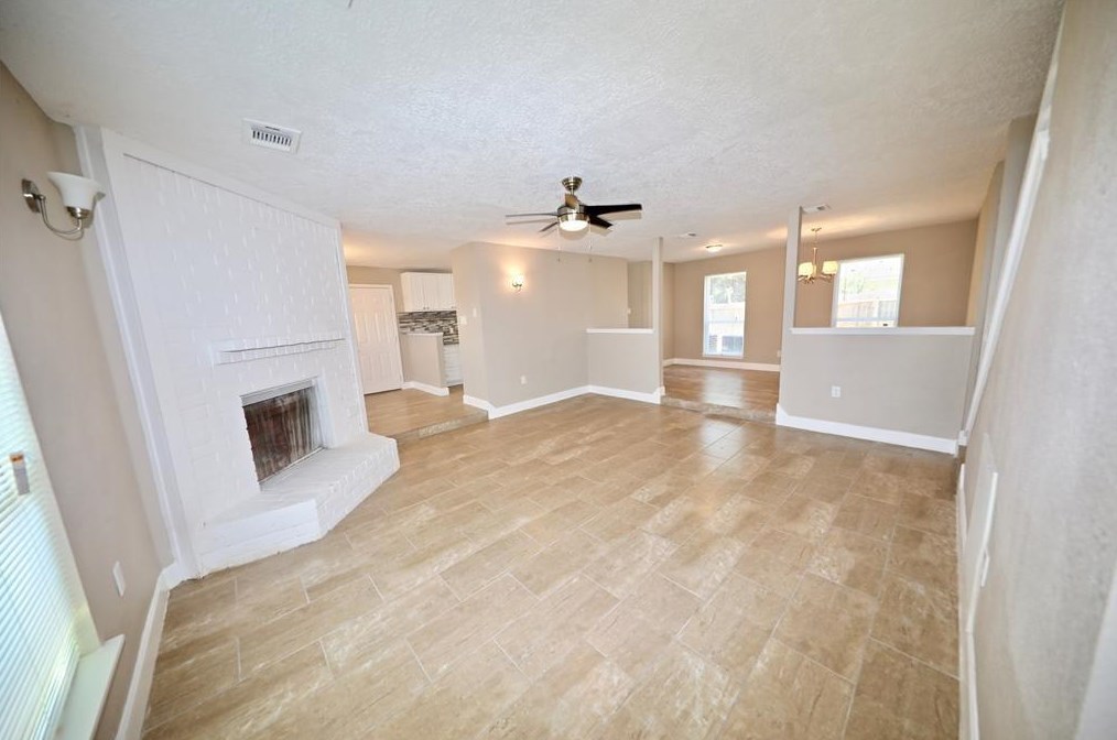 2211 Oakwell Ln, Katy, TX 77449