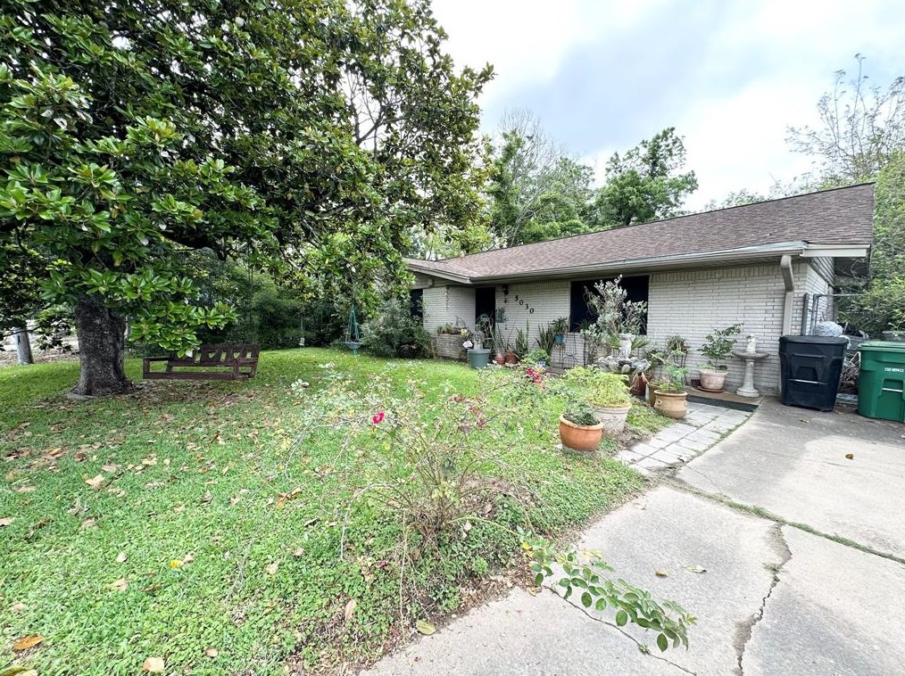 5030 Clover St, Houston TX  77051-2723 exterior