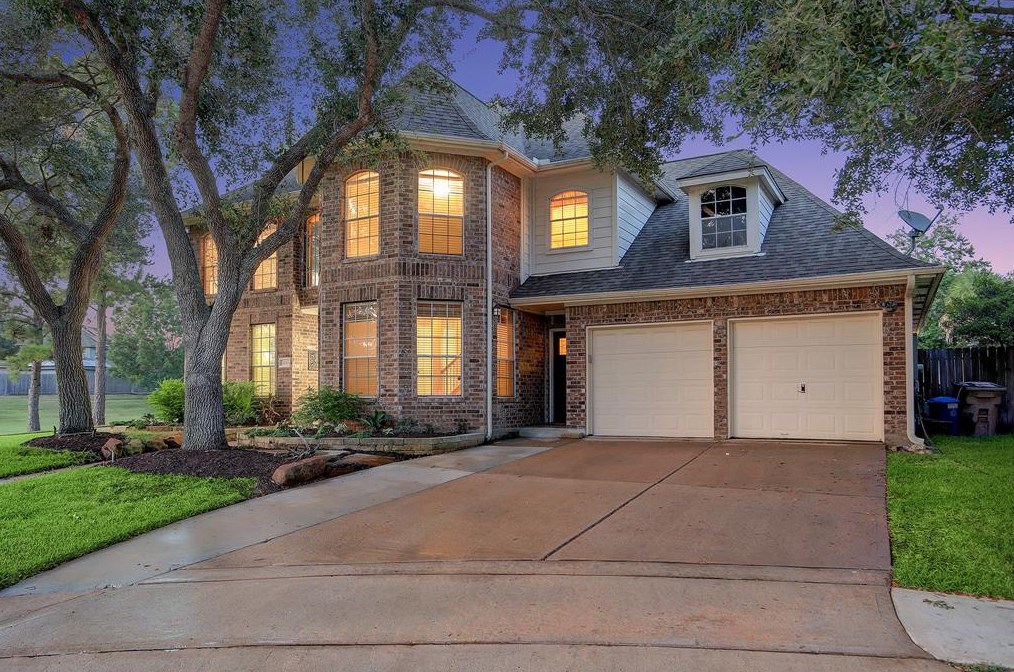 3103 Long Bough Ct, Houston, TX 77059-2823